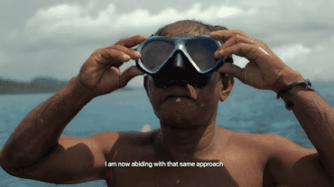 Bajo moving image